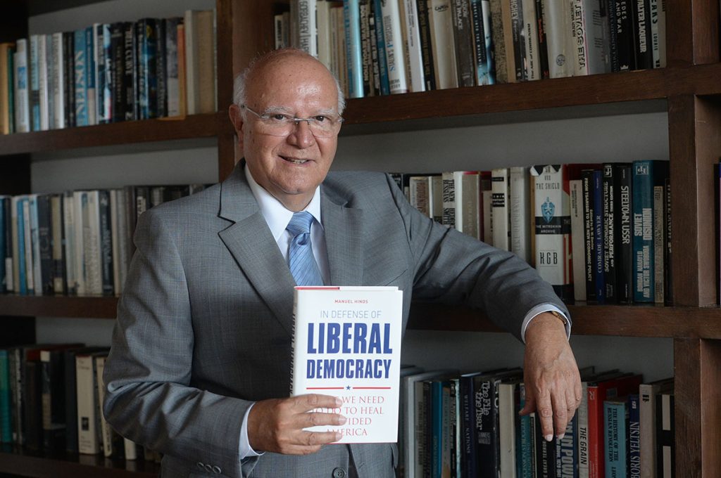 San Salvador 7 Septiembre 2021
Manuel Enrique Hinds, presenta su nuevo libro Liberal Demogracy.

Fotos: Lissette Monterrosa